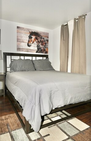 3 habitaciones, escritorio, tabla de planchar con plancha y wifi 