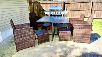 屋外ダイニングエリア