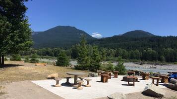 Cabin (Nanook Haus) | Exterior