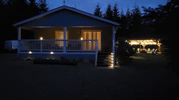 Cabin (Nanook Haus) | Exterior