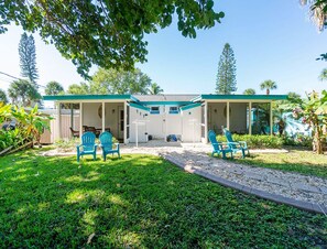 Exterior - Turtle Cay at The Beach Shack! Come On Down! (Englewood)