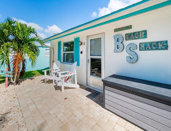 Terrace/patio - Turtle Cay at The Beach Shack! Come On Down! (Englewood)