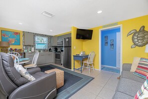 TV - Turtle Cay at The Beach Shack! Come On Down! (Englewood)