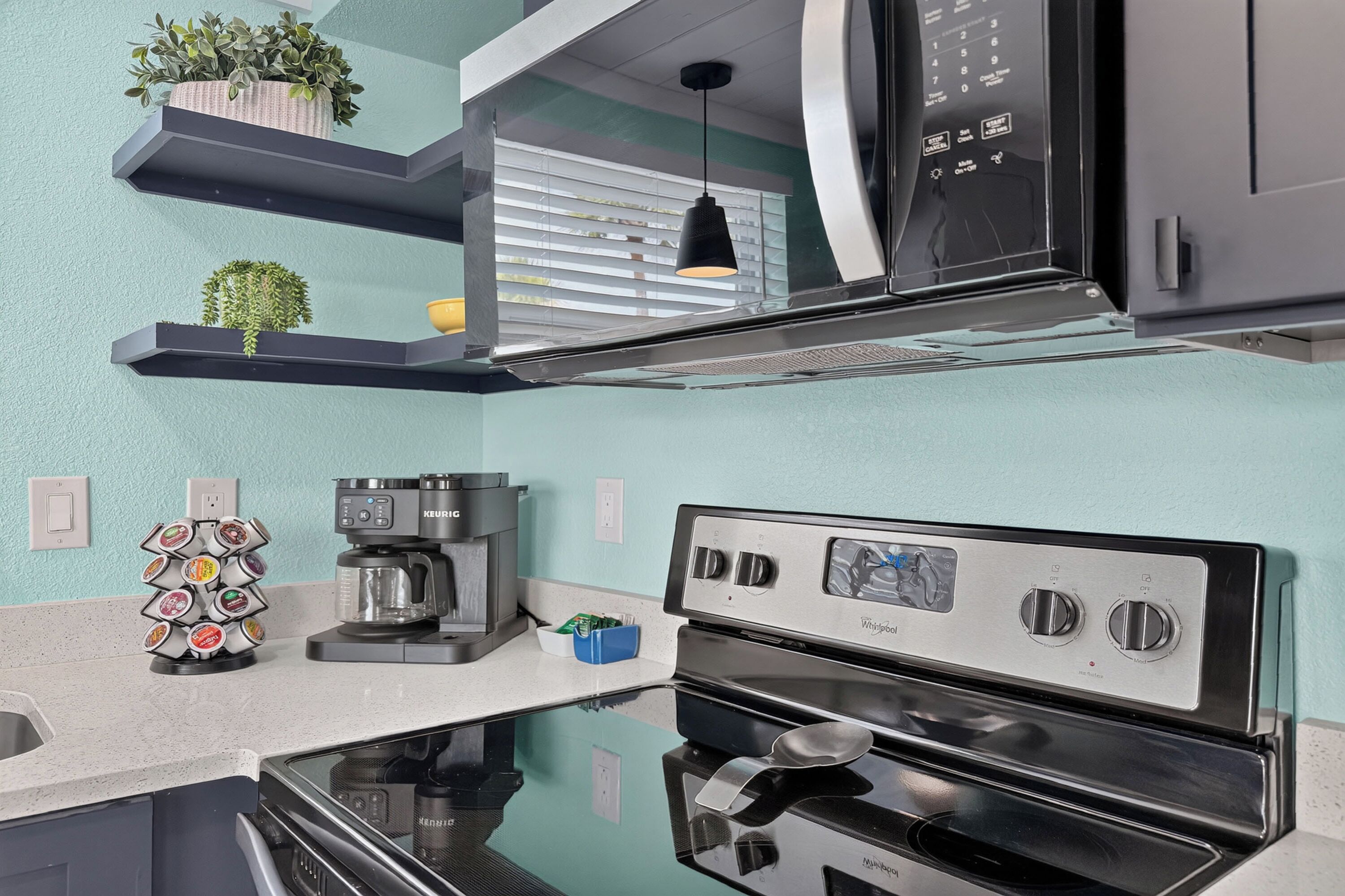 Coffee/tea maker, fridge, microwave, oven