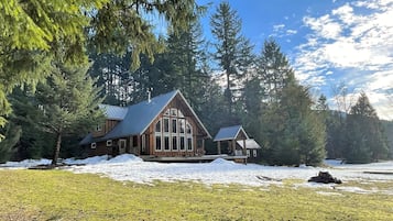Cabin (Elkhorn) | Exterior