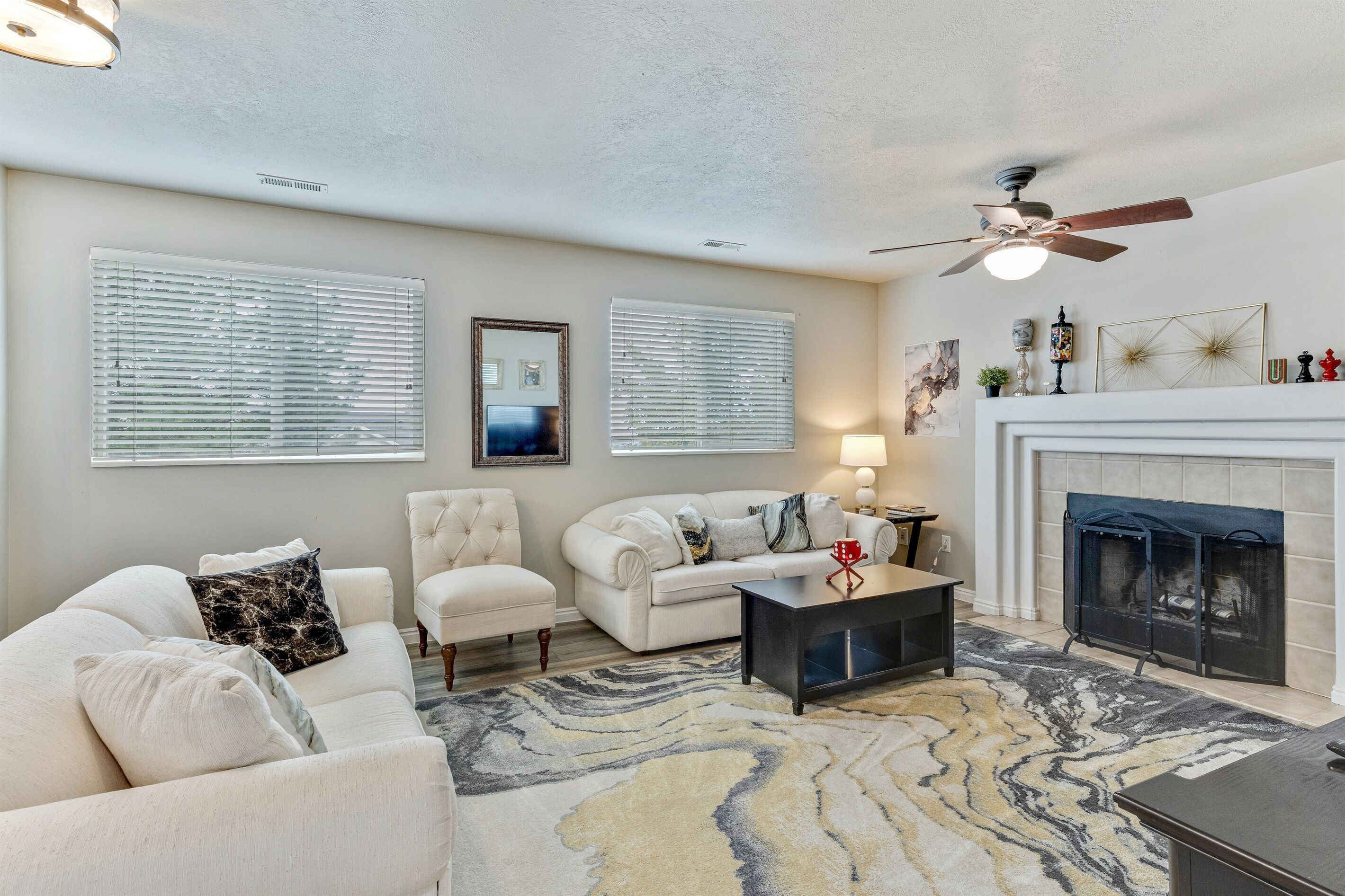 5BD Home w/ mountain view, board games, 30 min Ski