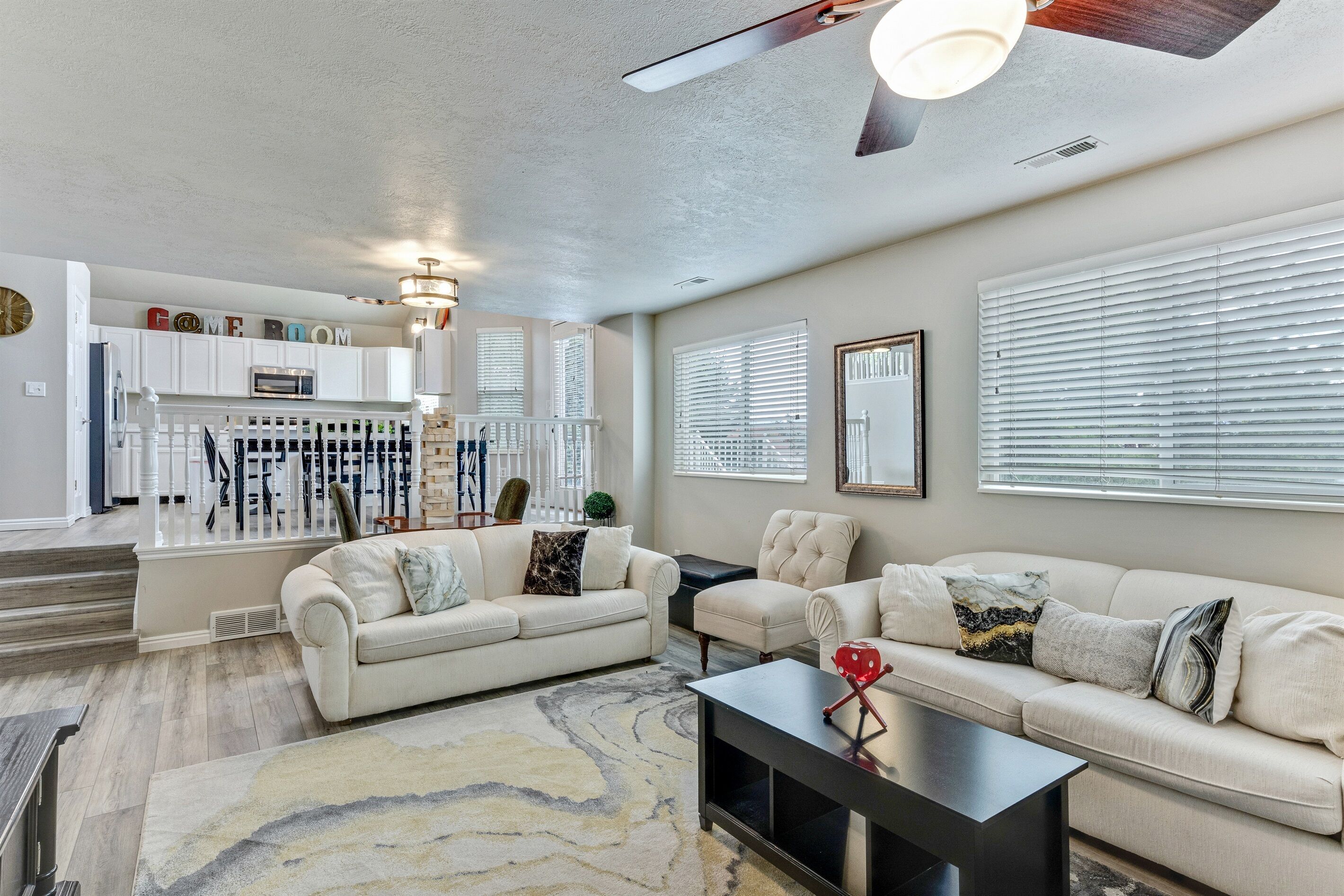 5BD Home w/ mountain view, board games, 30 min Ski