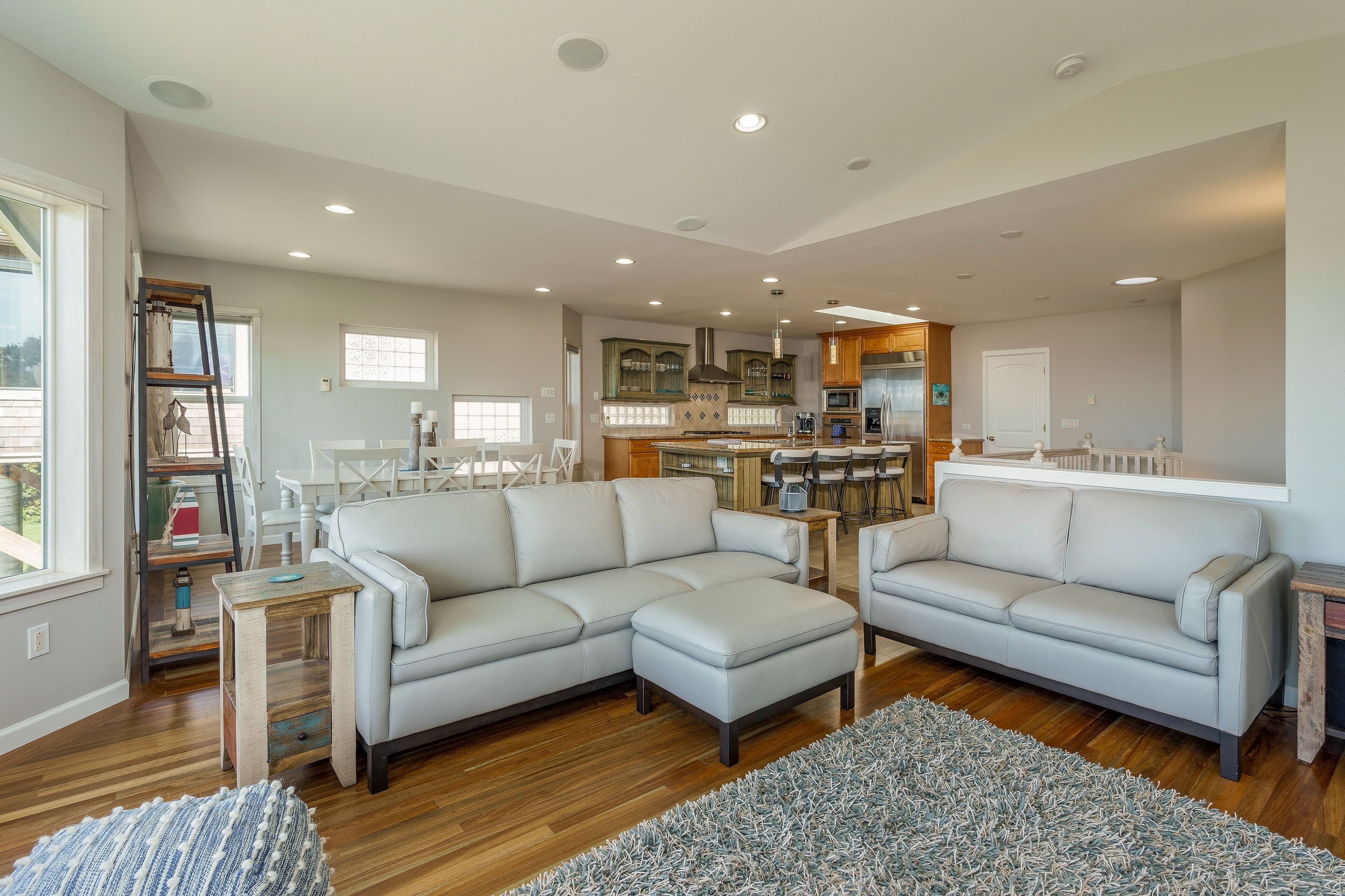 Luxe oceanfront home with decks, grill, fireplace, gourmet kitchen, & fast WiFi