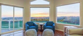 Luxe oceanfront home with decks, grill, fireplace, gourmet kitchen, & fast WiFi