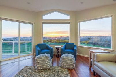 Luxe oceanfront home with decks, grill, fireplace, gourmet kitchen, & fast WiFi