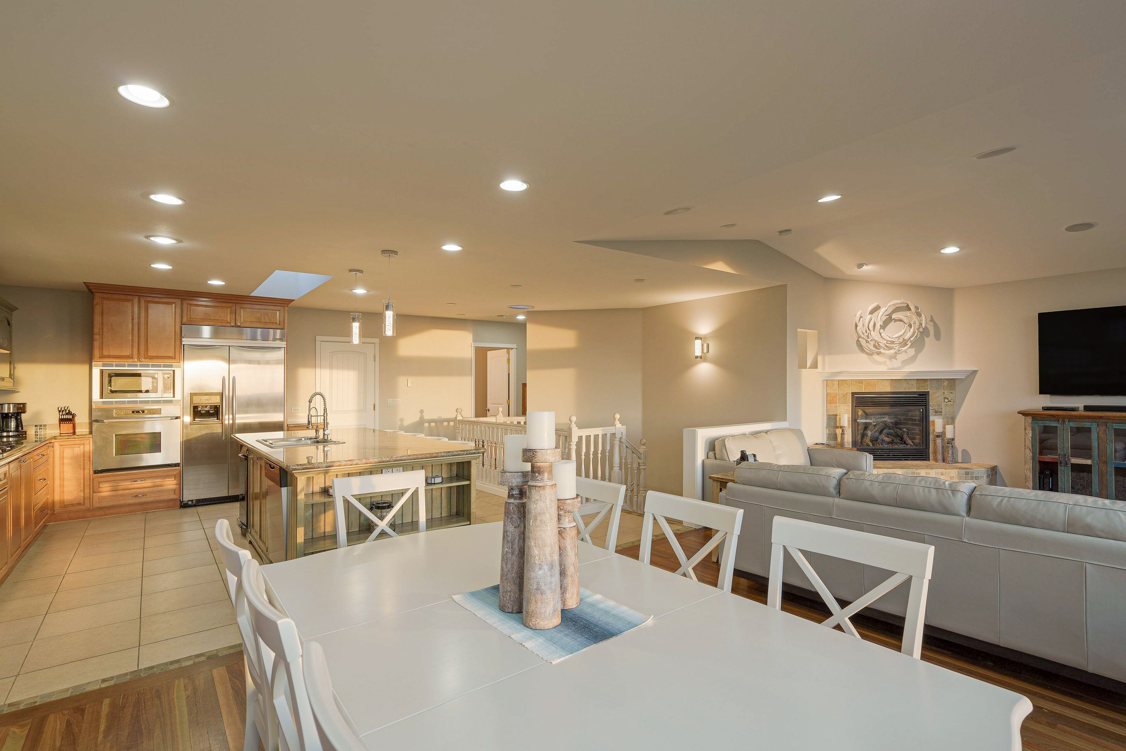 Luxe oceanfront home with decks, grill, fireplace, gourmet kitchen, & fast WiFi