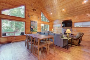 Cabin (Elk House) | Exterior