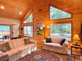 Cabin (Elk House) | Exterior