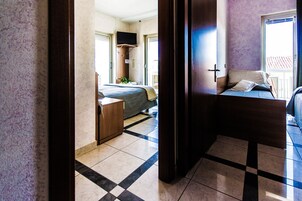 Caja de seguridad en la habitación, wifi gratis y ropa de cama 