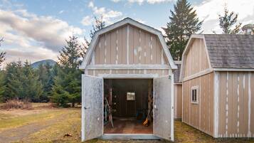 Cabin (Little Woods Outpost) | Exterior