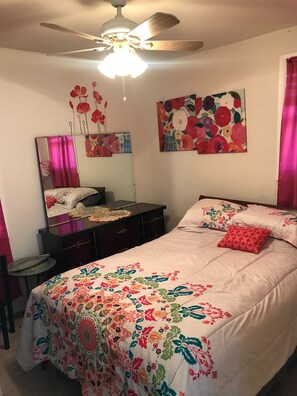 3 bedrooms, iron/ironing board, free WiFi