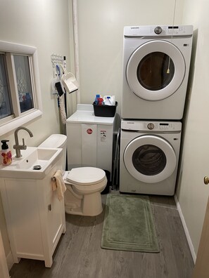 Combined shower/bathtub