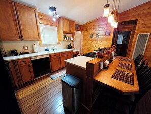 冰箱、微波炉、烤箱、炉灶