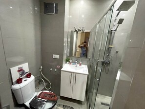 Shower - Calme - Fast Wifi “fibre optique 100mb” - propre - bien équipé (Marrakech)