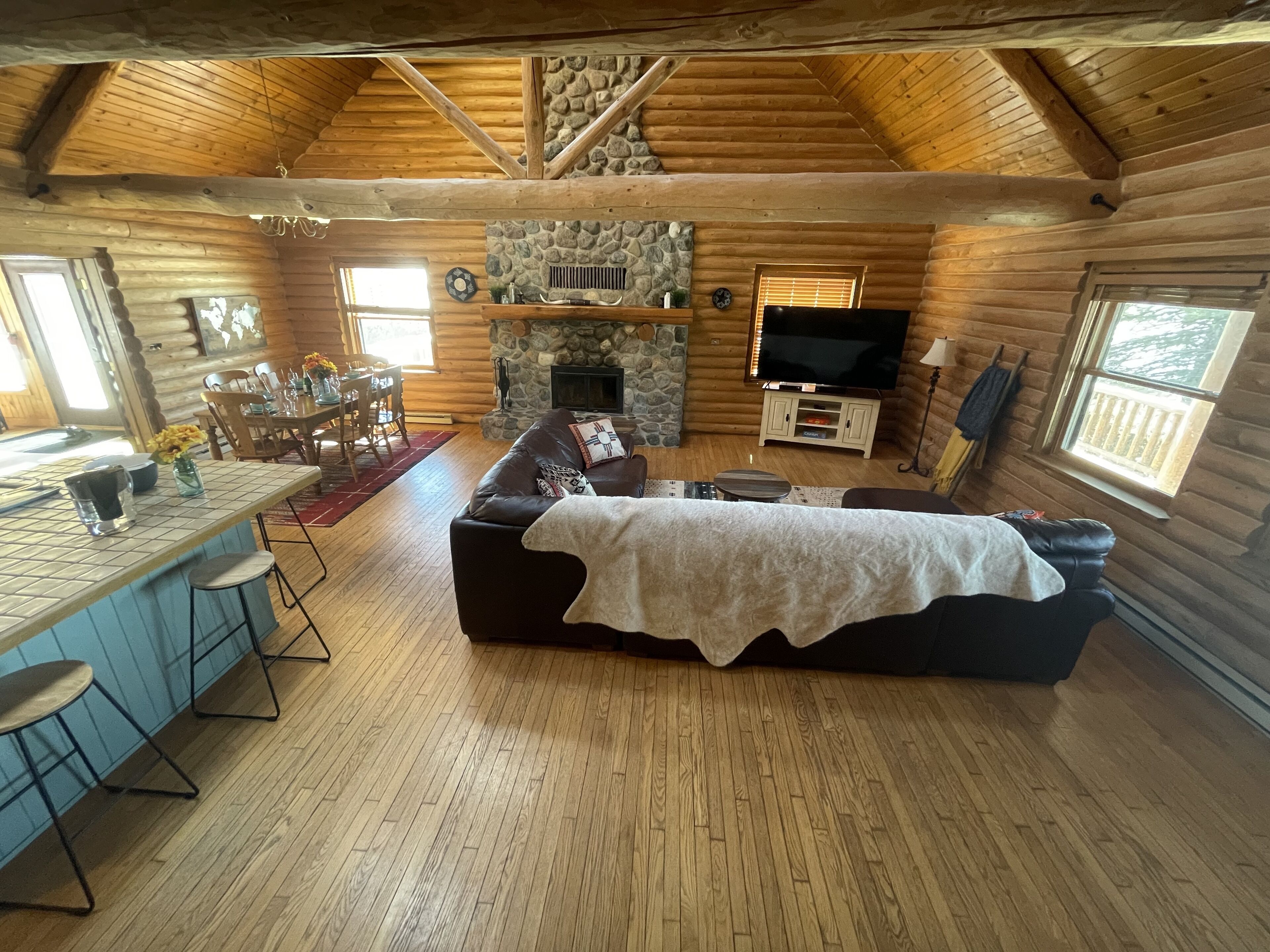 Large, private cabin for gatherings near famous Elkhart Lake