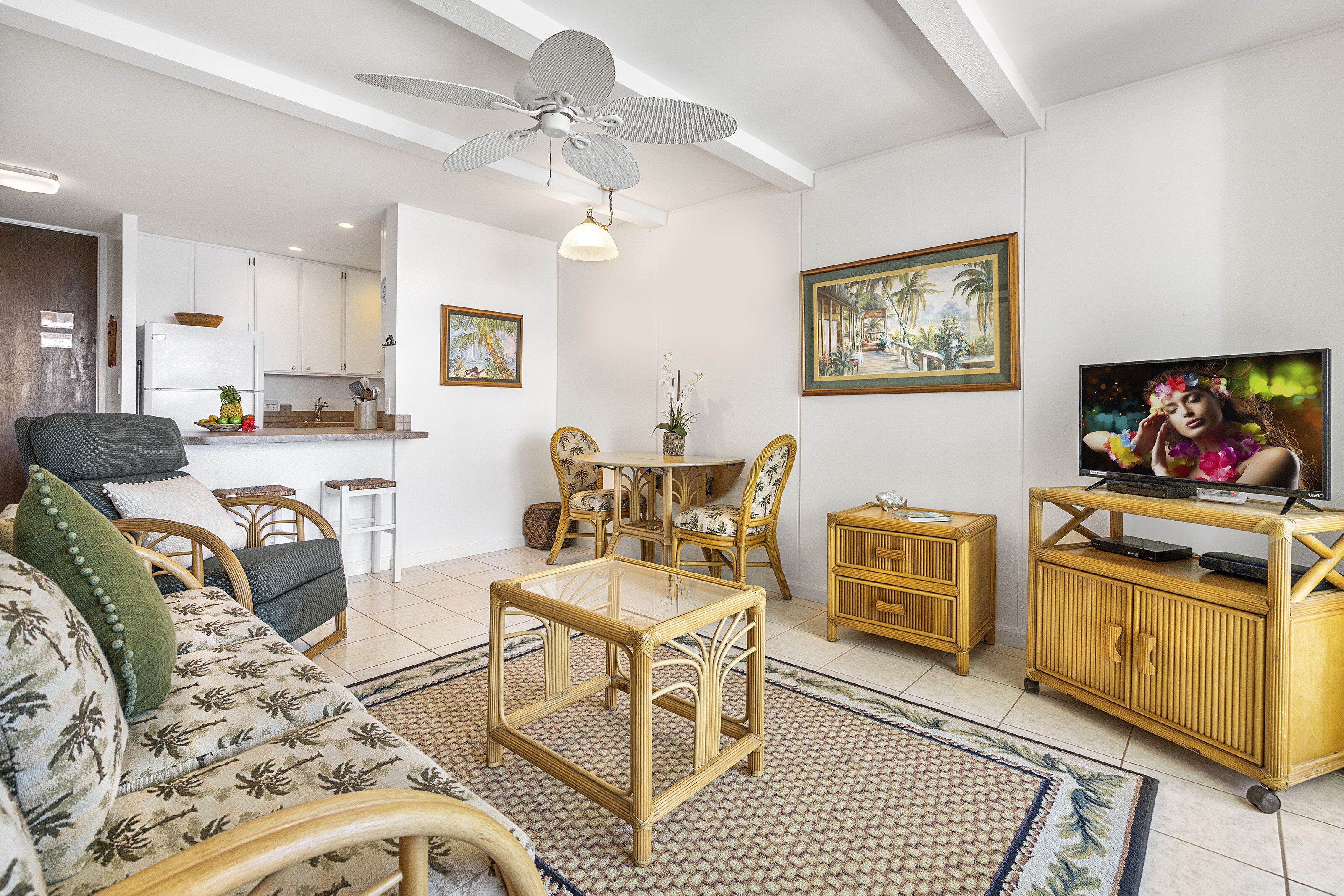 True Oceanfront in Kona 🌊 In Town & by Beach 🐬 Quiet Location 👣 Hale Kona Kai 307