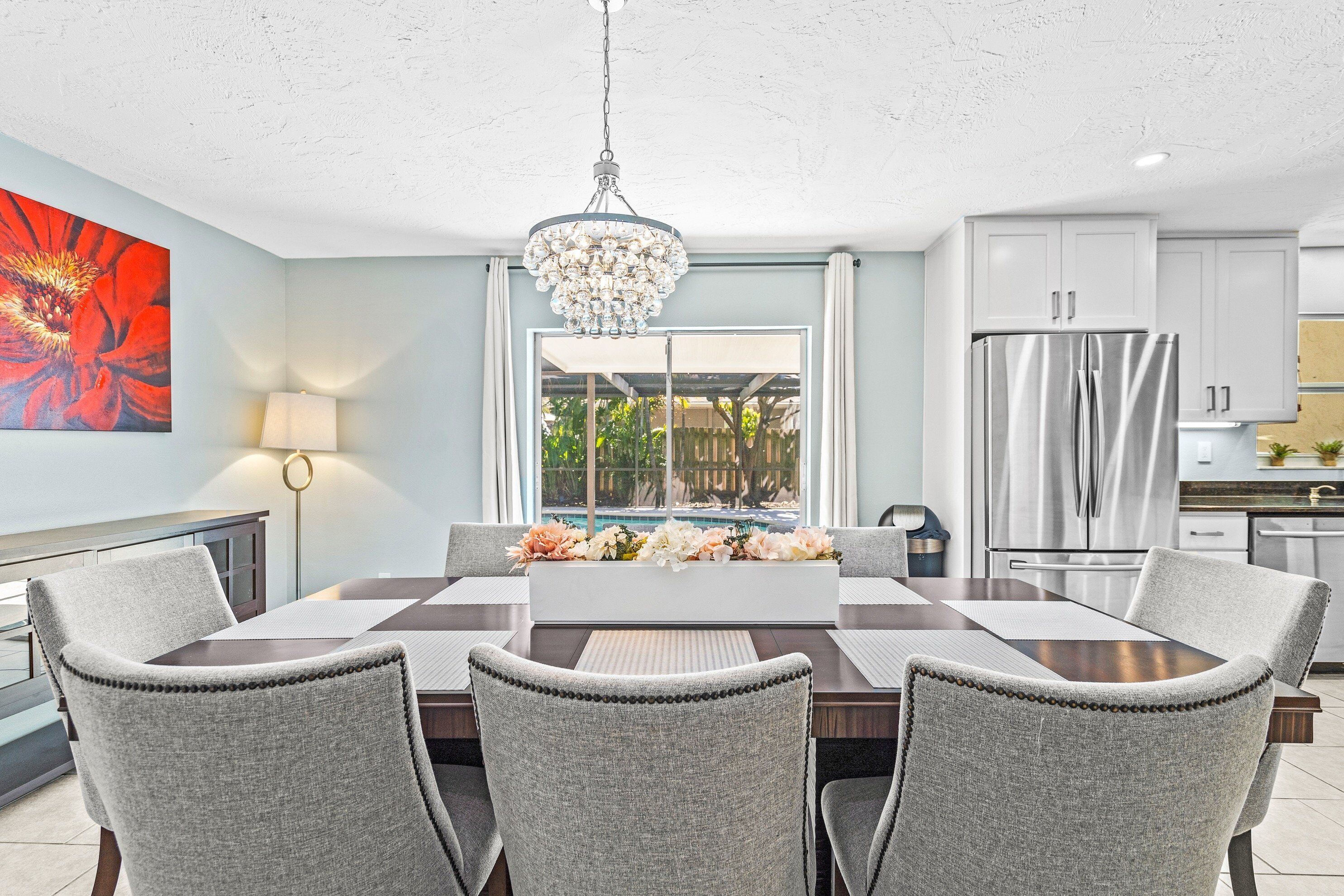 Welcome to your Salty Escape - 10 minutes from the beach!