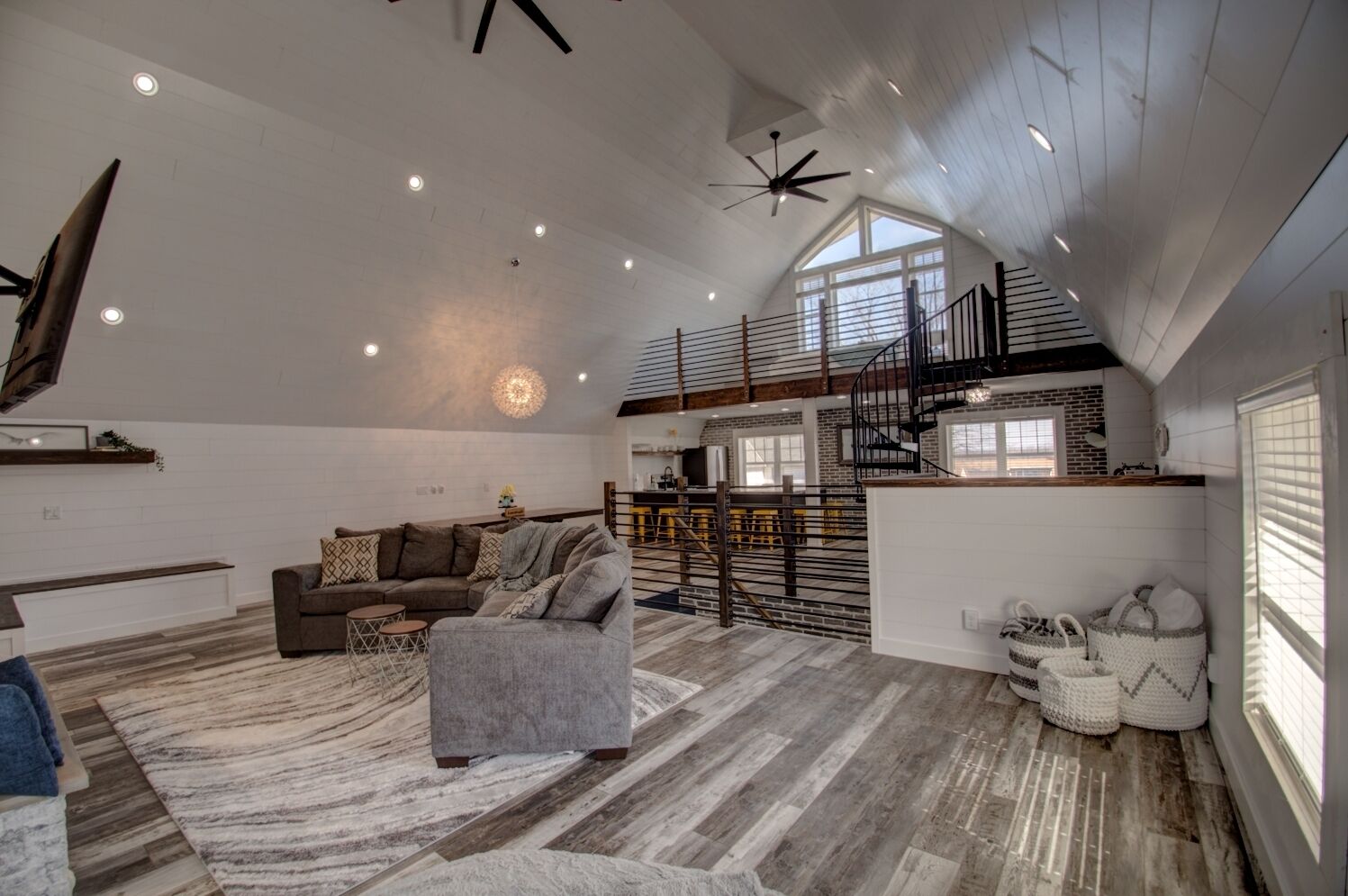 Renovated Barn Sure To Impress with Loft & Game Room!