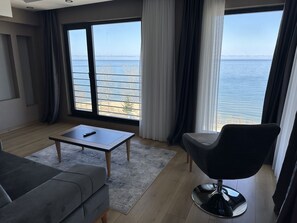 Family Suite | Premium bedding, Select Comfort beds, in-room safe, desk - Şehrar Suit Hotel (Surmene)