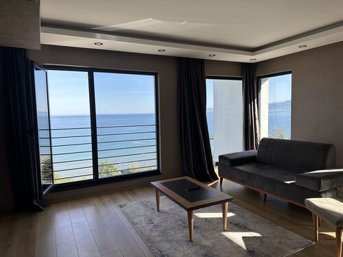 Şehrar Suit Hotel