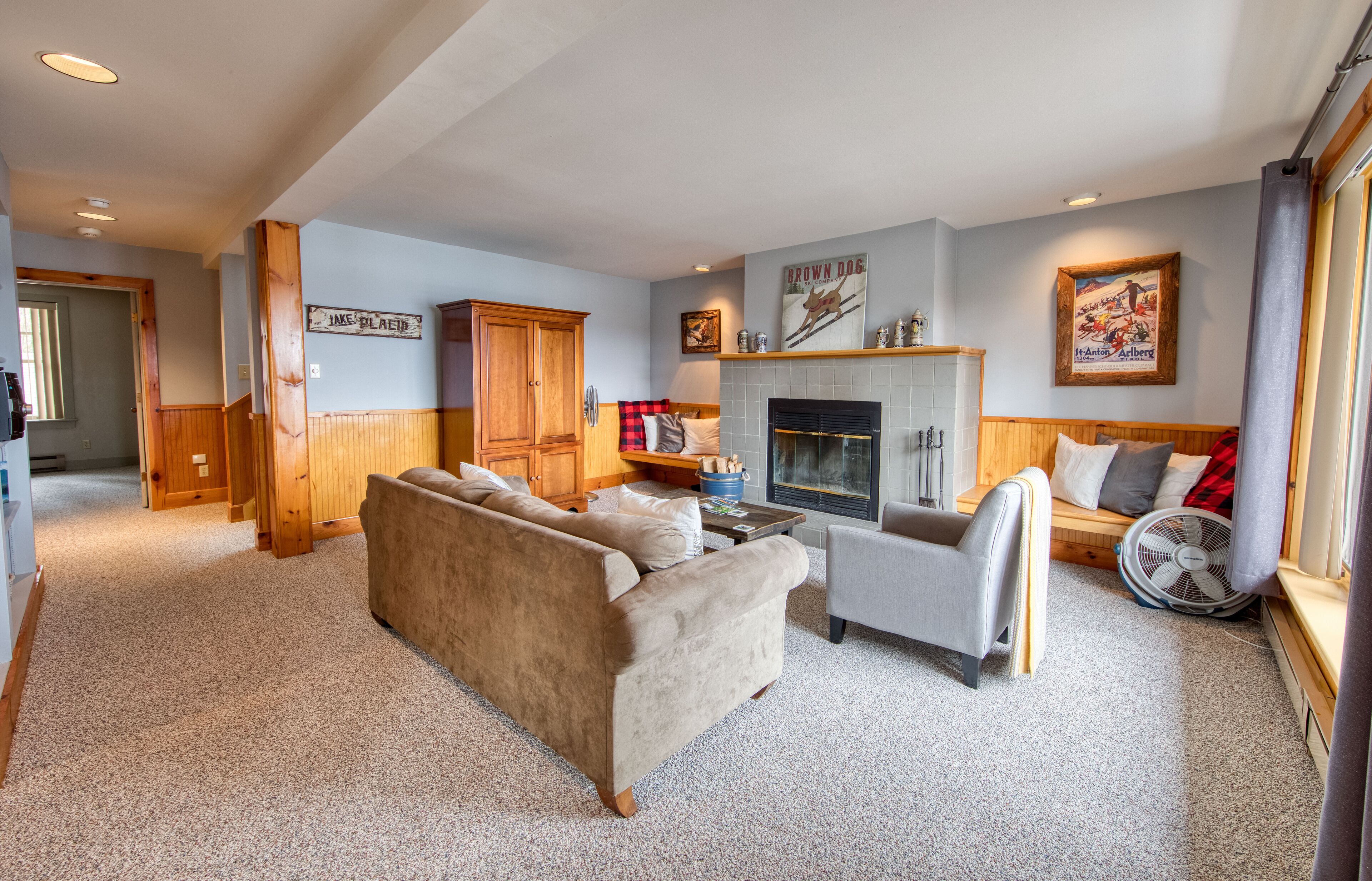 Stunning Mountain and Lake View, Spacious Walk to Town Condo!