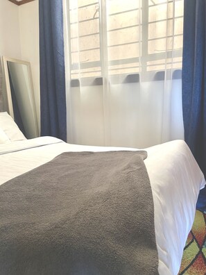 1 bedroom, desk, iron/ironing board, free WiFi - A charming oasis of comfort and privacy (Ruaka)