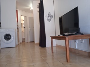 Interior - TOTO LODGE studio quiet garden wifi near airport (Ducos)