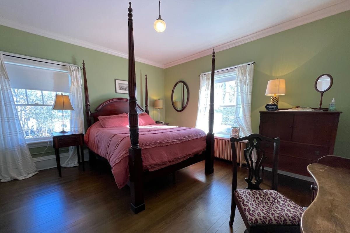 Quarto lua de mel, vista para o jardim | Individualmente decorados, individualmente mobiliados, Wi-Fi de cortesia