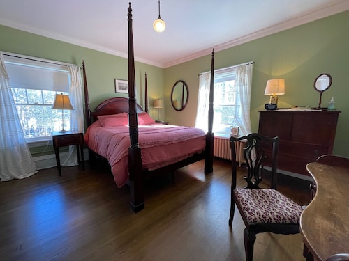 The Captain's House bed & breakfast