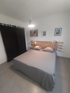 2 slaapkamers, een strijkplank/strijkijzer, gratis wifi, beddengoed