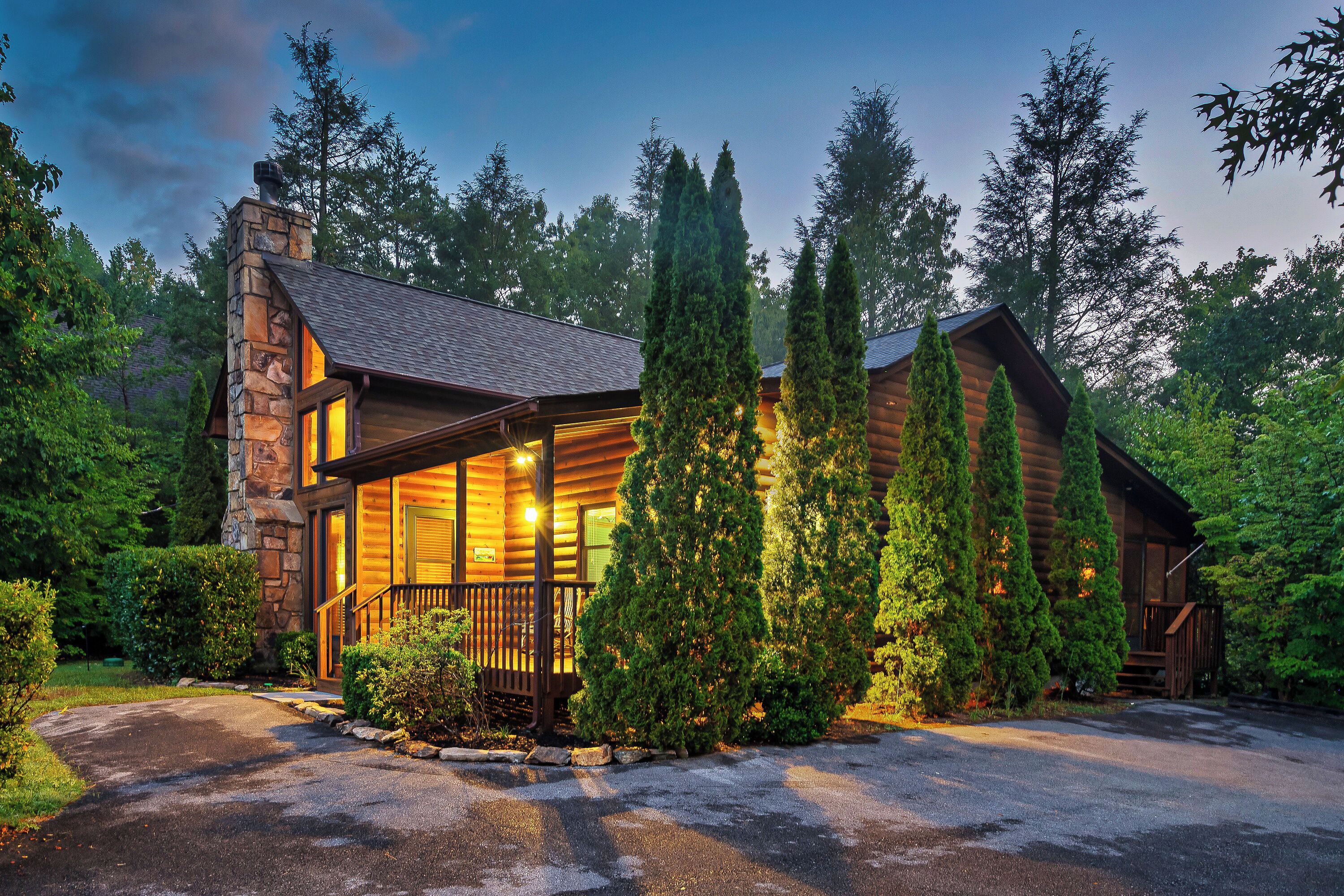 Gatlinburg Cabin with Stunning View! Hot Tub - Wood-burning Fireplace - Arcade 