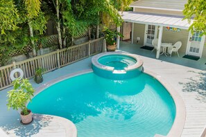 Beheizter Pool