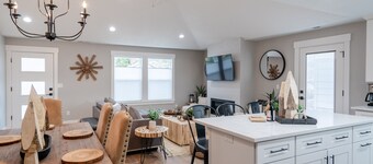 Moxie Kincaid House: University Bungalow