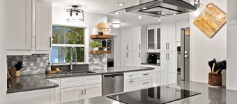 NEW Naples Modern Farmhouse w/Heated Pool, Sleep 10