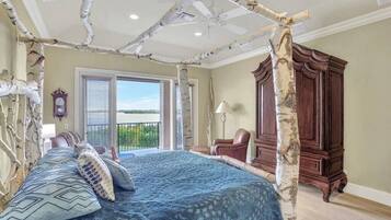 6 slaapkamers, een bureau, een strijkplank/strijkijzer, gratis wifi