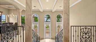 Huge Estate, Heated Pool, Water View, King beds, Sleeps 20