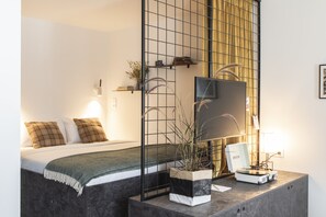 Kahden hengen deluxe-huone | Äänieristys, silitysrauta/-lauta, ilmainen Wi-Fi, vuodevaatteet