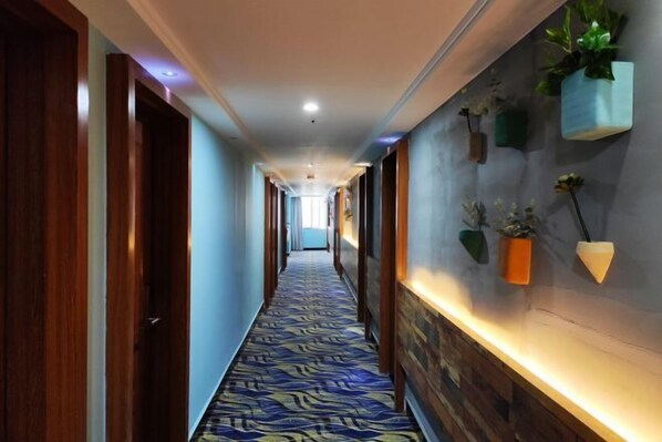 Interior - Haoshang S Hotel (Hongcheng Lake Longhu Paradise Walk) (Haikou)