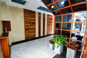 Interior - Haoshang S Hotel (Hongcheng Lake Longhu Paradise Walk) (Haikou)