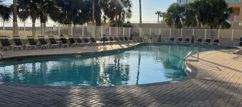 Tidewater 705 - Beachfront with 10% discount for weekly stays!