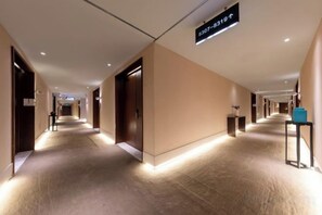 Unclassified image, 3 of 27, button - Maoming Nanyue Impression Hotel (1959 Wenchuang Street High Speed Railway Station) (Maoming)