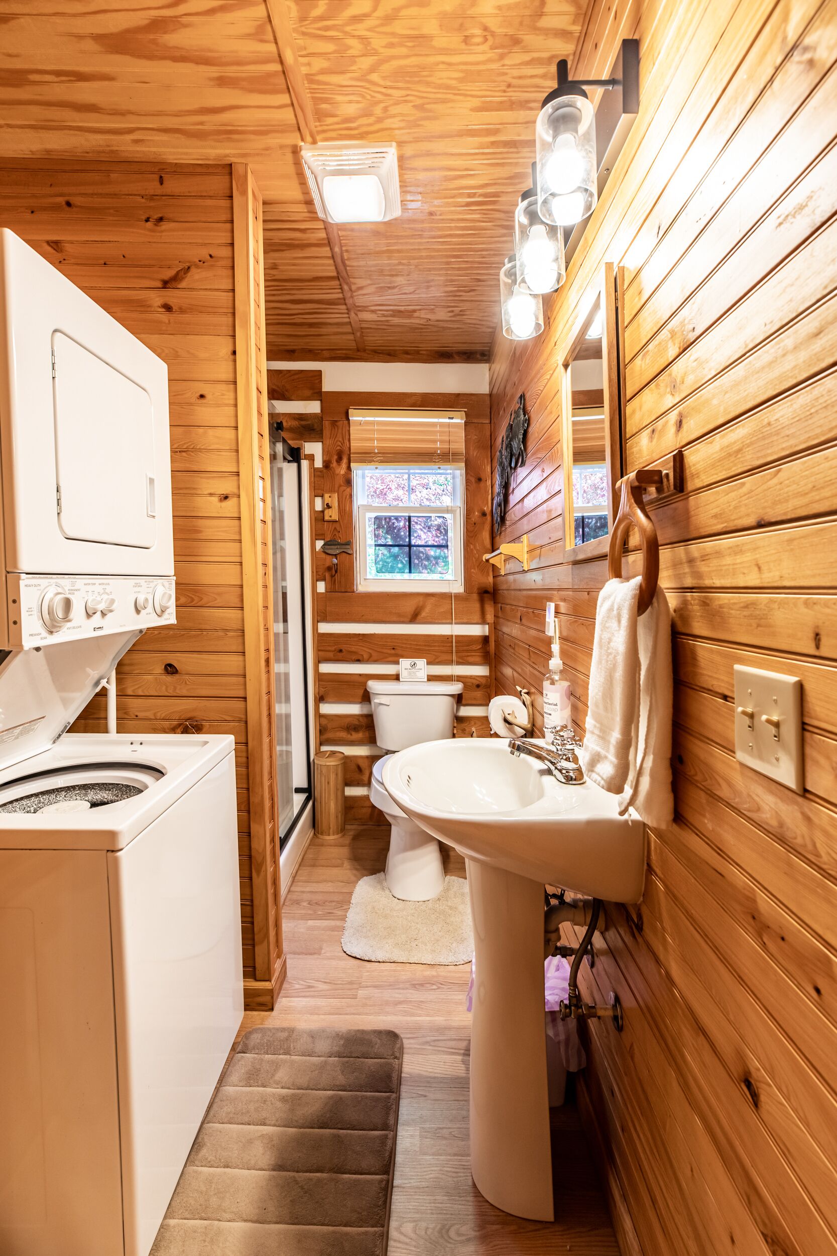 Lakein' It Easy With Private Dock