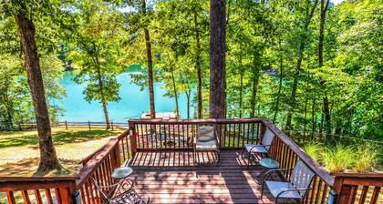 Lakein' It Easy With Private Dock
