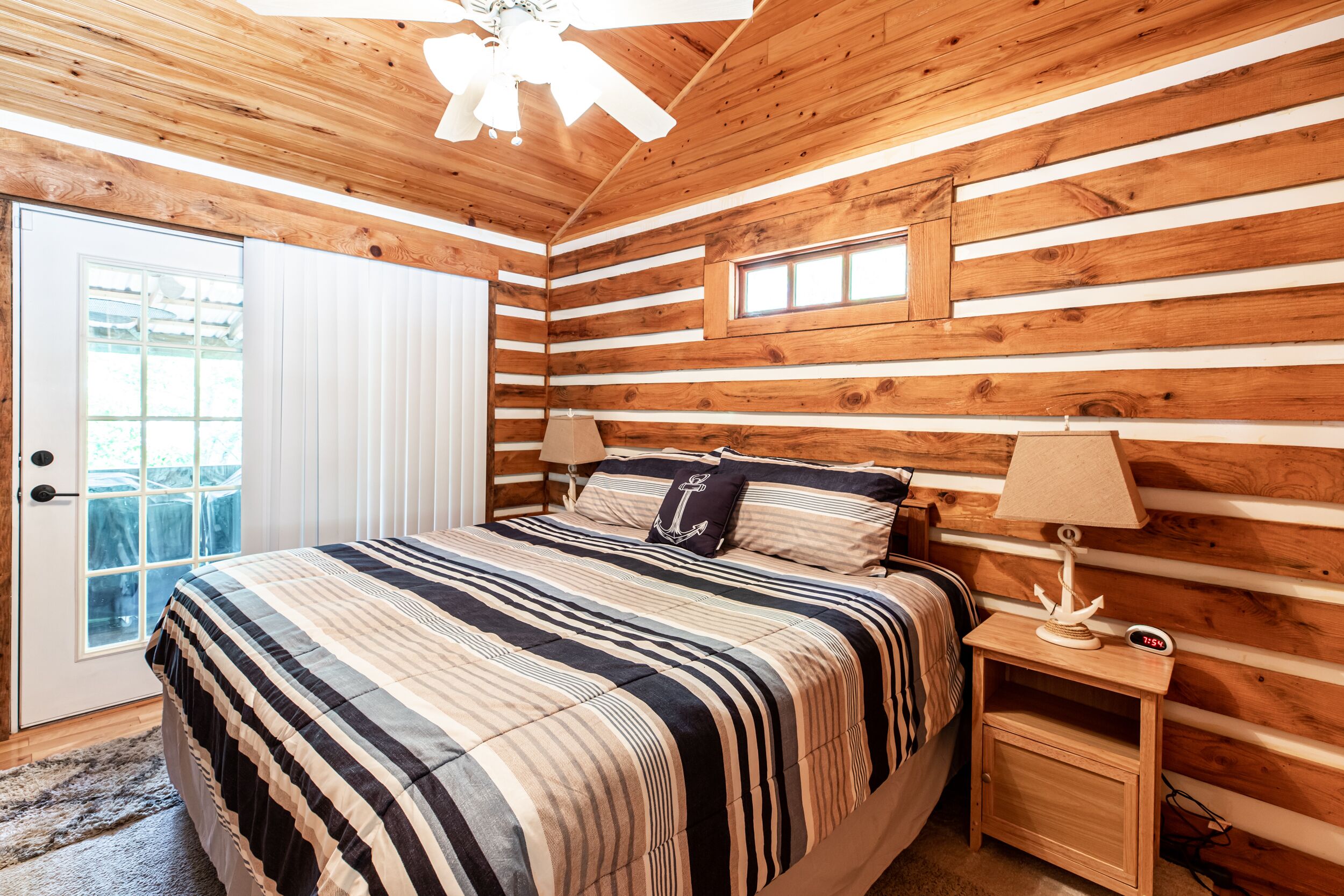 Lakein' It Easy With Private Dock