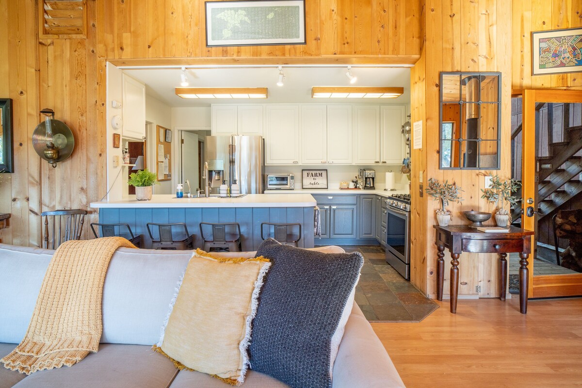 Photo 6 of Gated Carmel Valley Retreat with 20 Acres, Pool & Hot Tub